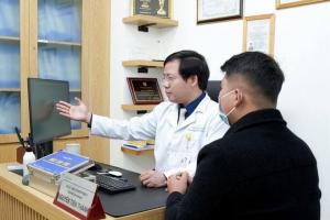Mắc bệnh khó nói vì… phút chơi trội ngày Tết
