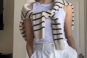 5 cách mix đồ với áo sát nách diện đi làm hay đi chơi đều okela