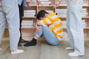 Đồng nghiệp kiếm chuyện: Nói xấu là bình thường, nói tốt mới lạ?