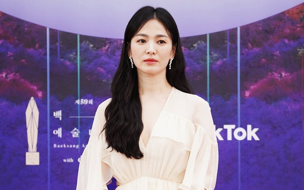 Song Hye Kyo xin lỗi vì tai nạn lao động khi xây nhà mới