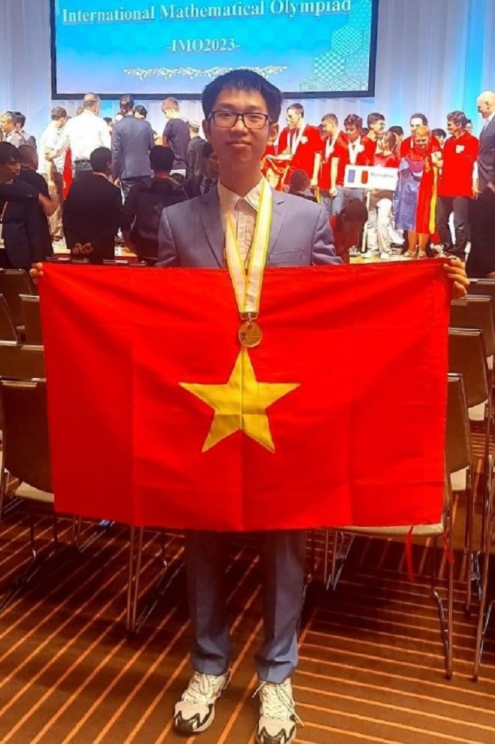 Hải Phòng thưởng 500 triệu cho nam sinh giành Huy chương Vàng Toán quốc tế