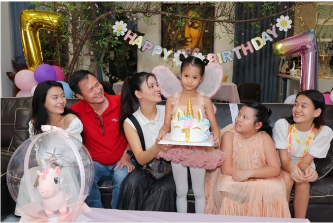 Vũ Thu Phương: 'Chồng từng đưa con riêng cùng đi cua tôi'