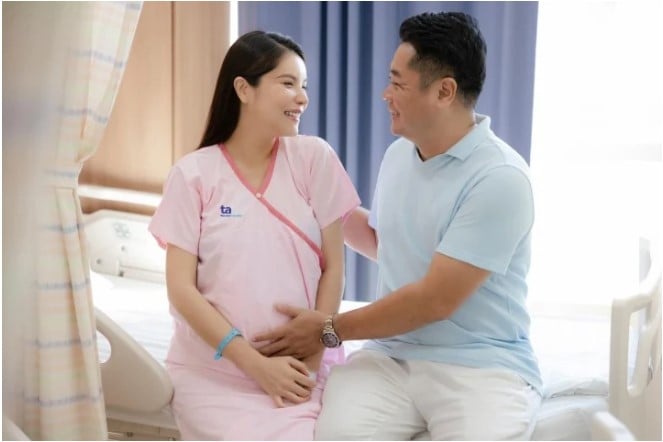 Nghệ sĩ Việt sinh mổ: Lan Phương “đau không thở được”, Mai Trang lần 4 vẫn nhẹ nhàng