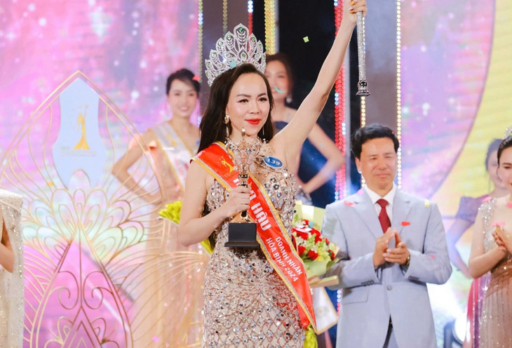 Một đêm lại có thêm 1 hoa hậu và 6 á hậu ở Hoa hậu Doanh nhân Hòa bình