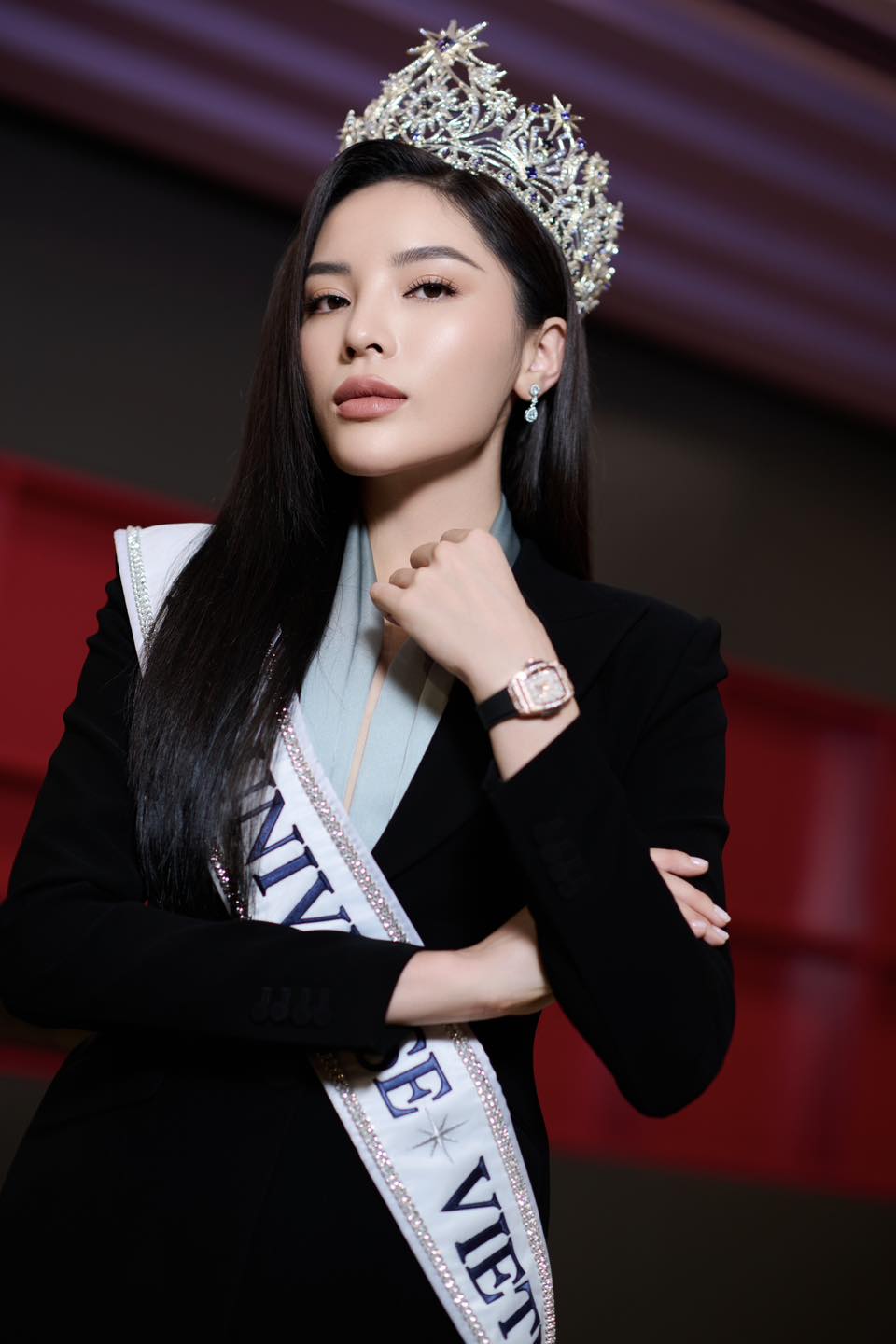 Hoa hậu Kỳ Duyên chưa tốt nghiệp đại học có bị tước vương miện?