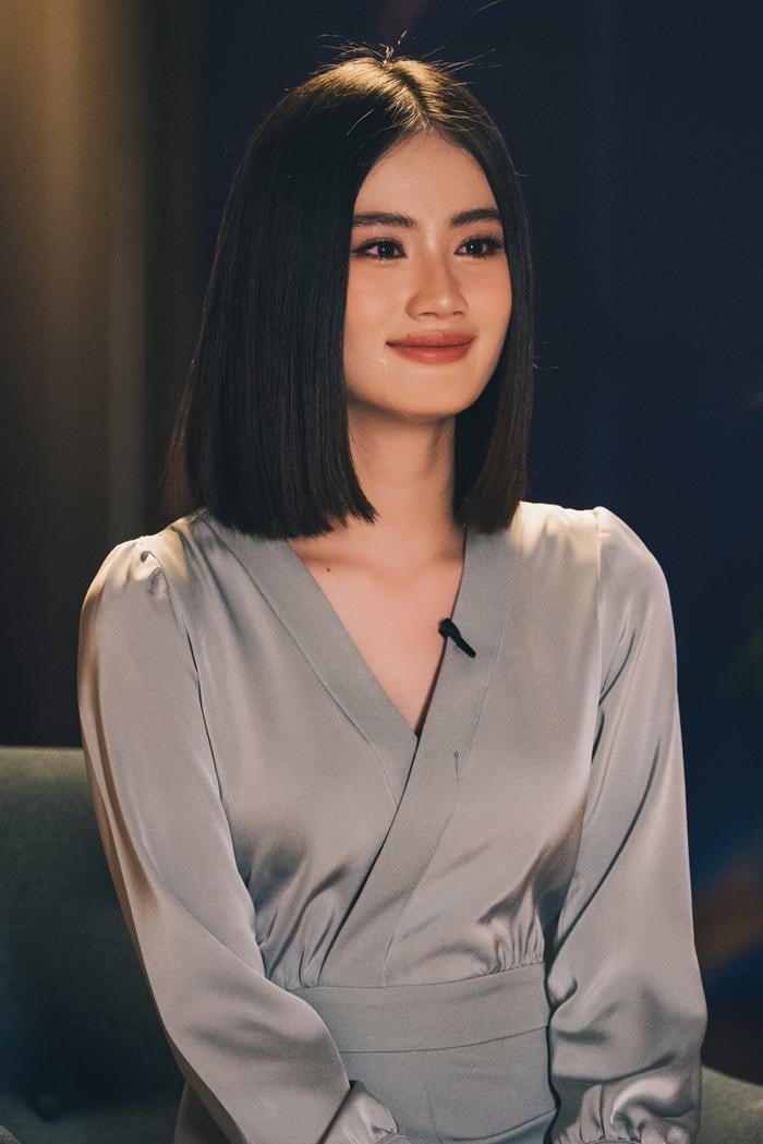 Những nàng hậu vướng vào ồn ào thị phị bị đề nghị tước vương miện